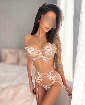 Детализированные фото и отзывы Кариночка горячая